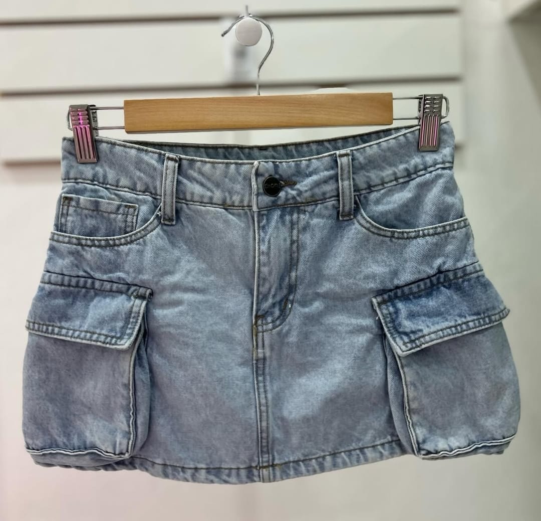 Mini falda de mezclilla cargo